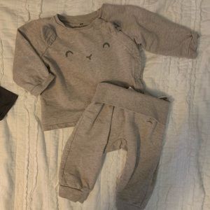 Unisex H&M Baby Outfit - Size 9 Month